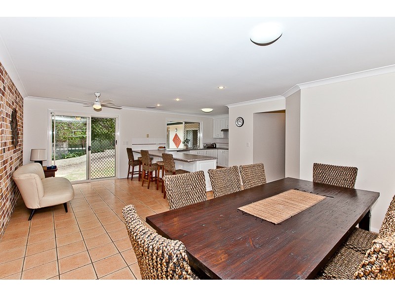 7 Trevally Place, Sandstone Point QLD 4511