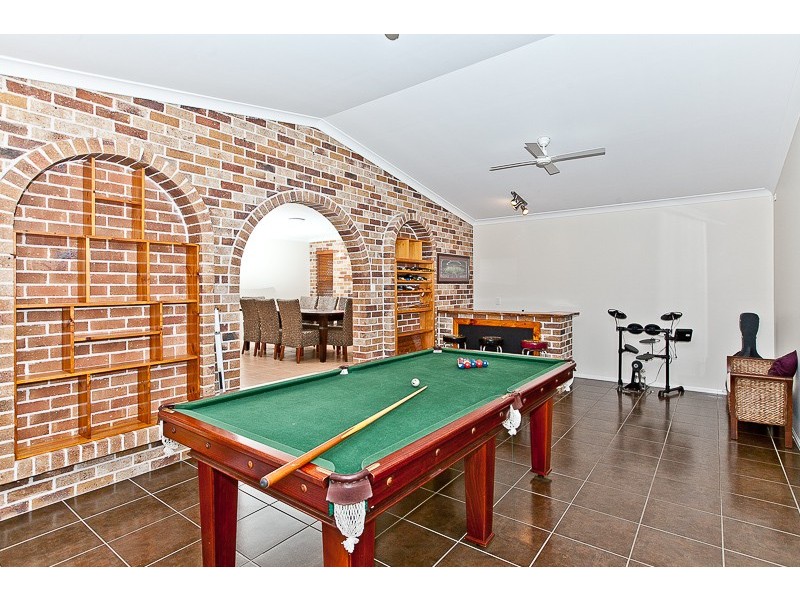 7 Trevally Place, Sandstone Point QLD 4511