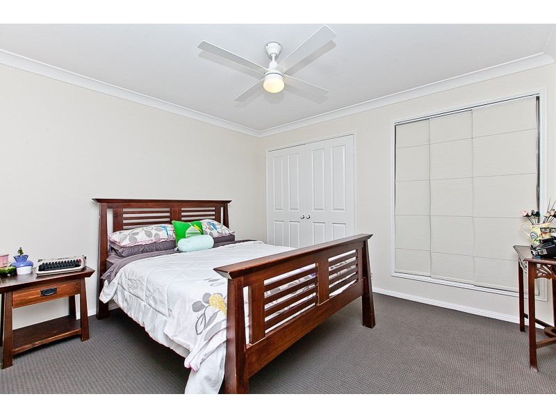 7 Trevally Place, Sandstone Point QLD 4511