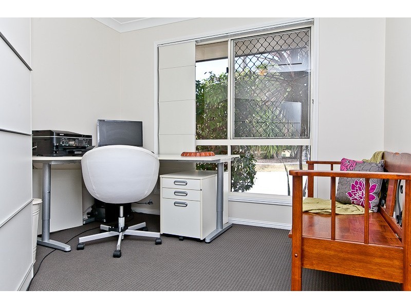 7 Trevally Place, Sandstone Point QLD 4511