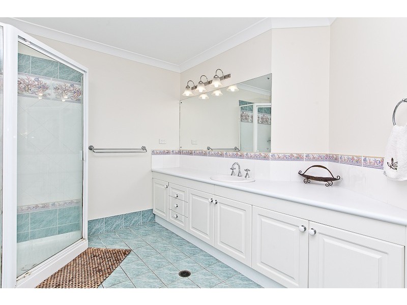 7 Trevally Place, Sandstone Point QLD 4511