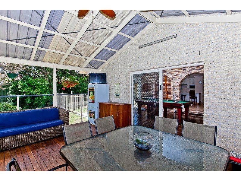 7 Trevally Place, Sandstone Point QLD 4511