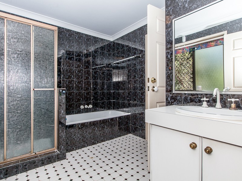 87 Relesah Drive, Ningi QLD 4511