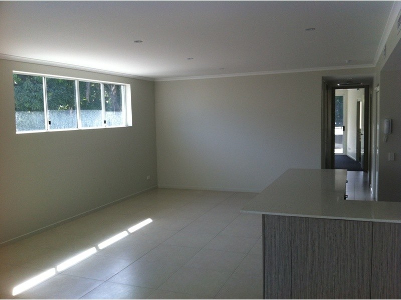 2/95 Welsby Parade, Bongaree QLD 4507