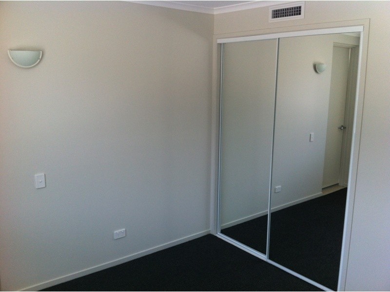 2/95 Welsby Parade, Bongaree QLD 4507