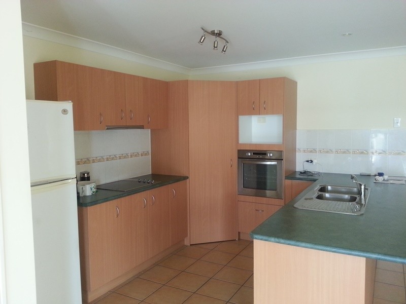 17 Wategoes Street, Sandstone Point QLD 4511