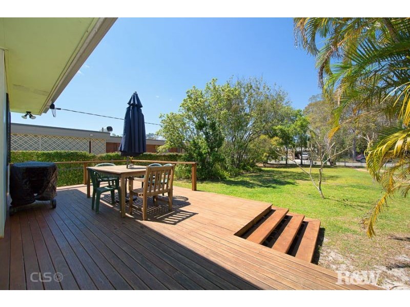 25 Hall Avenue, Bongaree QLD 4507