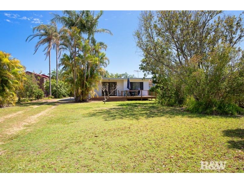 25 Hall Avenue, Bongaree QLD 4507
