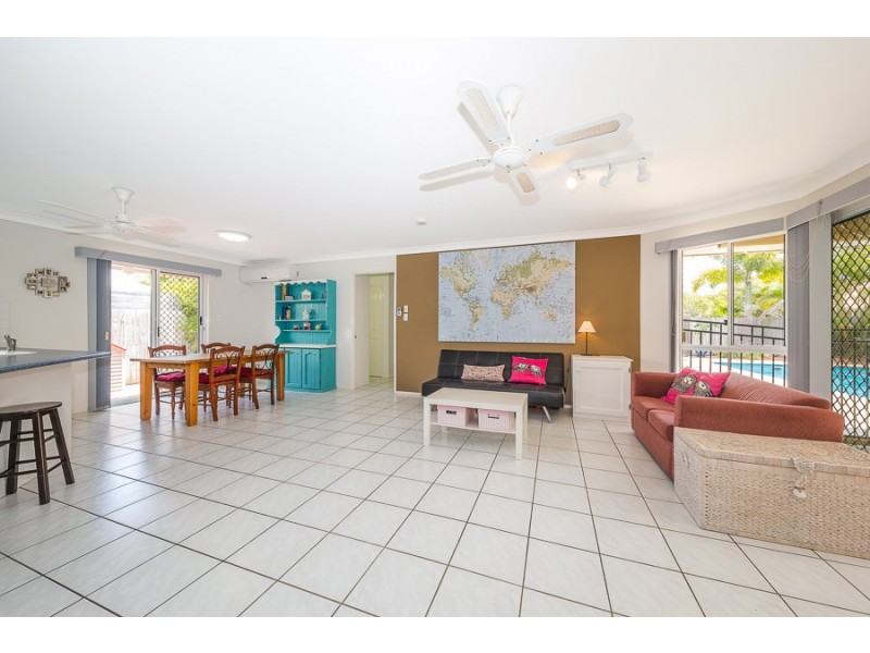 11 Winch Court, Banksia Beach QLD 4507