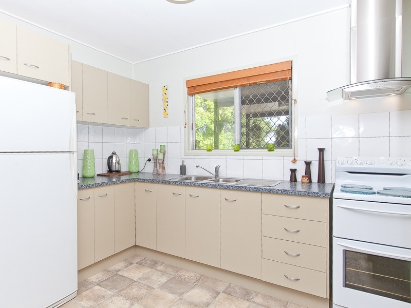 4 Lapwing Street, Bongaree QLD 4507