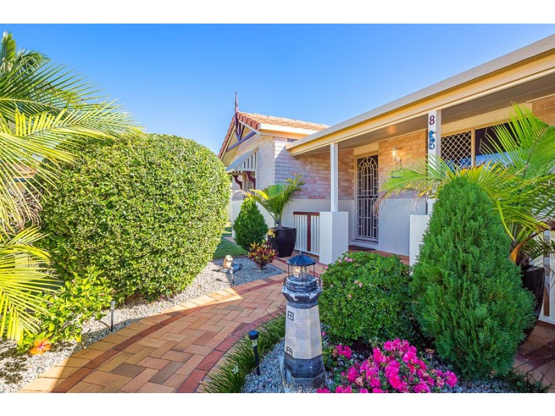 8 Seahorse Court, Banksia Beach QLD 4507