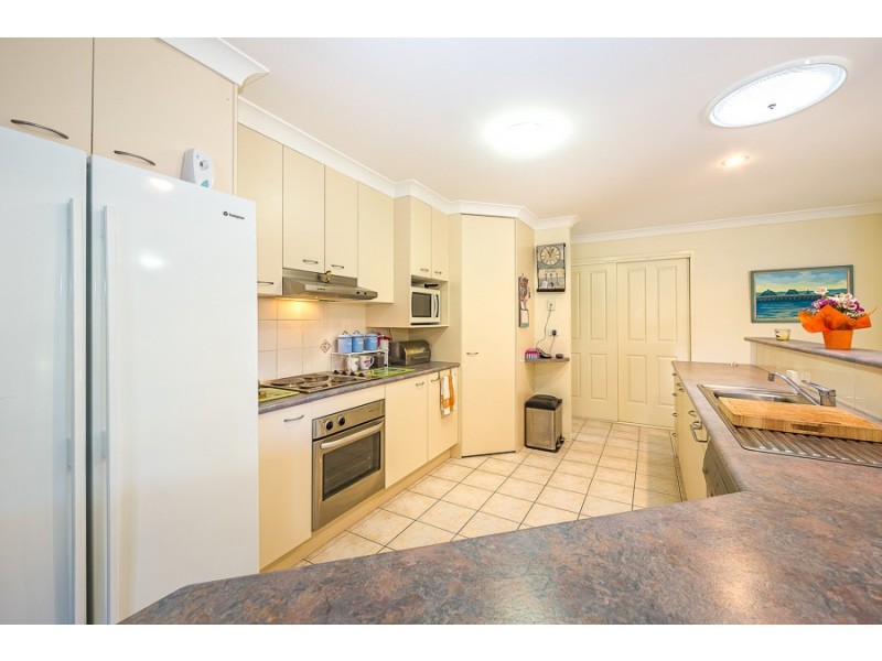 8 Seahorse Court, Banksia Beach QLD 4507