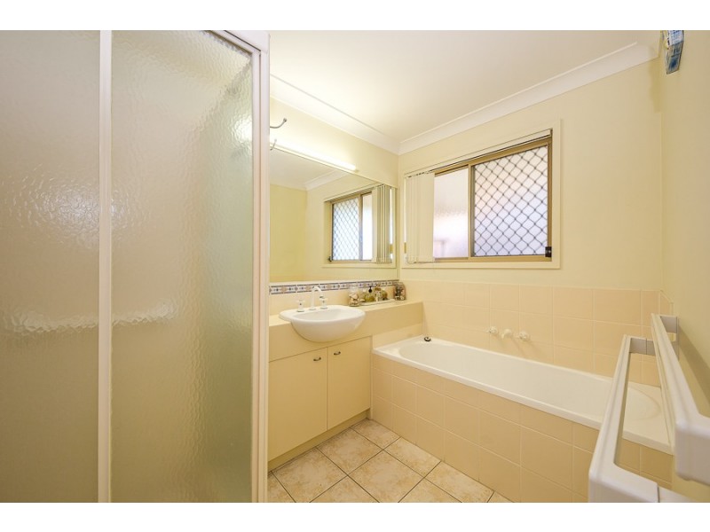 8 Seahorse Court, Banksia Beach QLD 4507