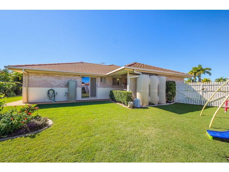8 Seahorse Court, Banksia Beach QLD 4507