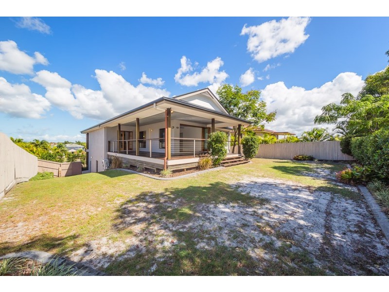 223 Endeavour Drive, Banksia Beach QLD 4507