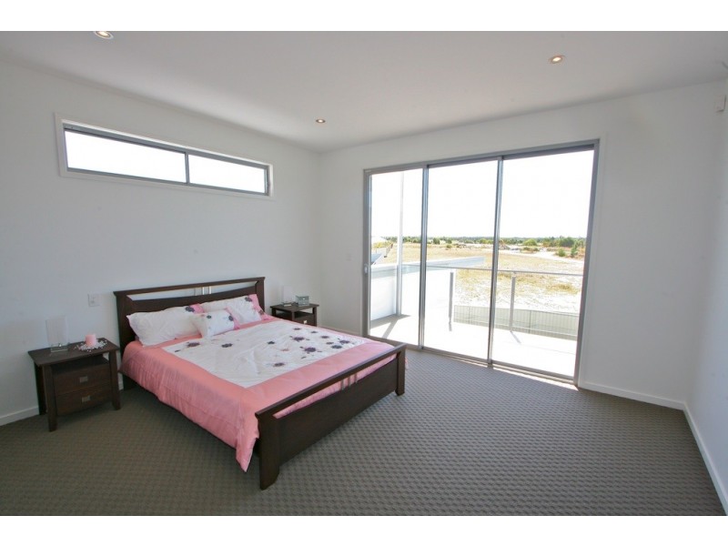 4 Dunebean Drive, Banksia Beach QLD 4507