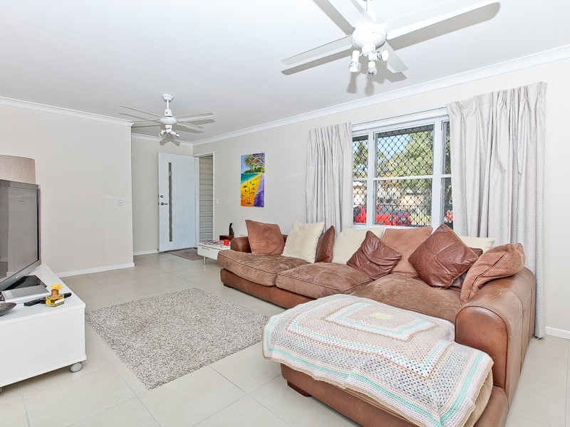 1 Lyrebird Lane, Bongaree QLD 4507