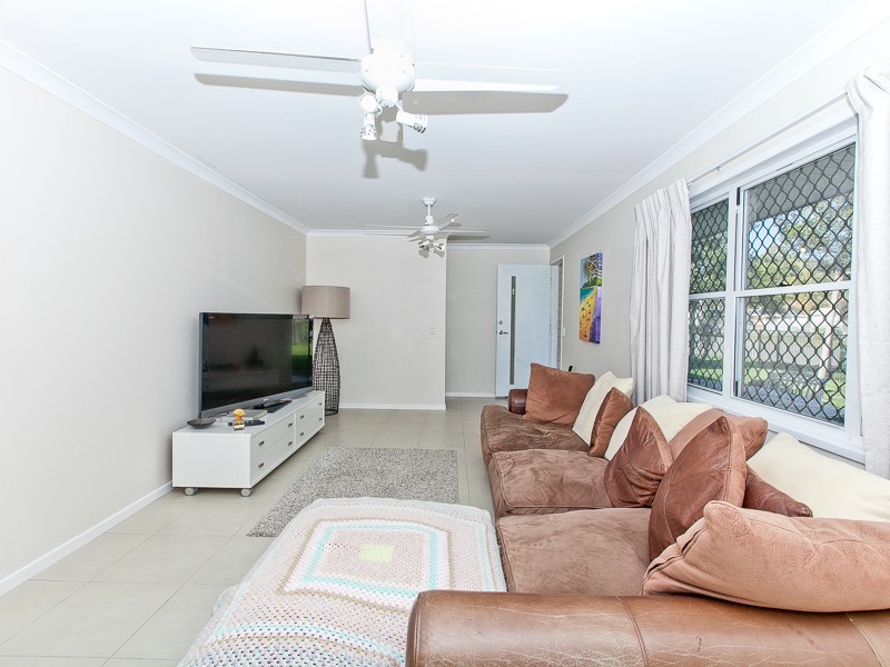 1 Lyrebird Lane, Bongaree QLD 4507