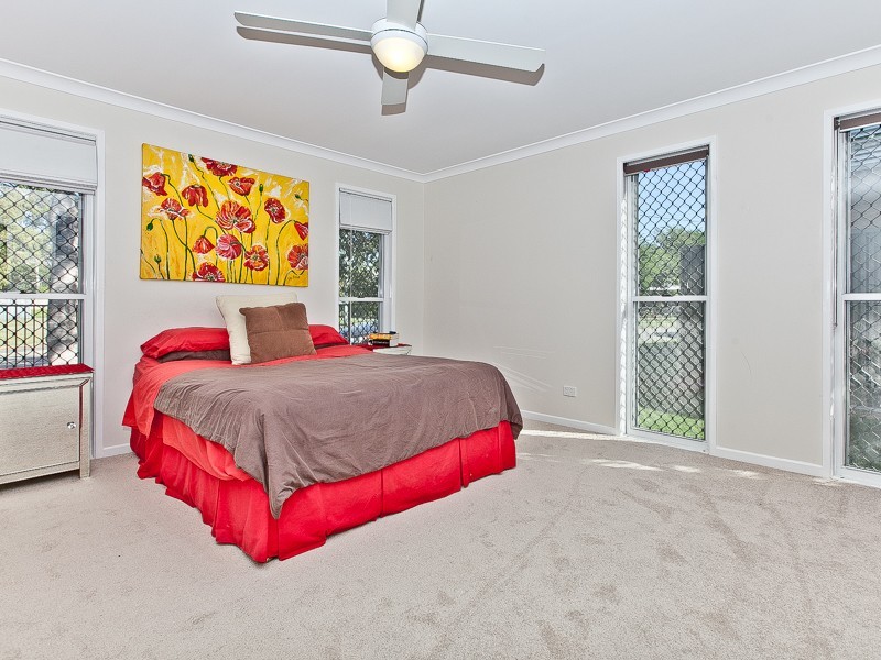 1 Lyrebird Lane, Bongaree QLD 4507