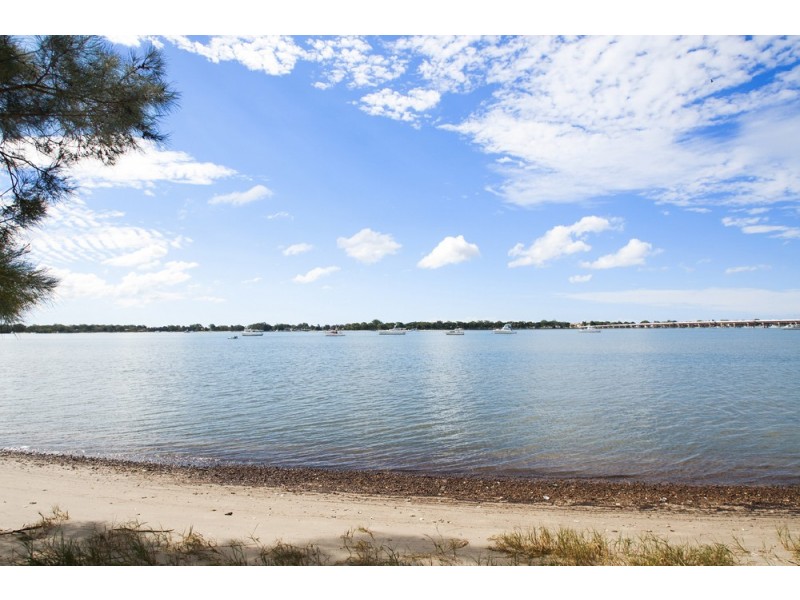 A20/16 Spinnaker Drive, Sandstone Point QLD 4511