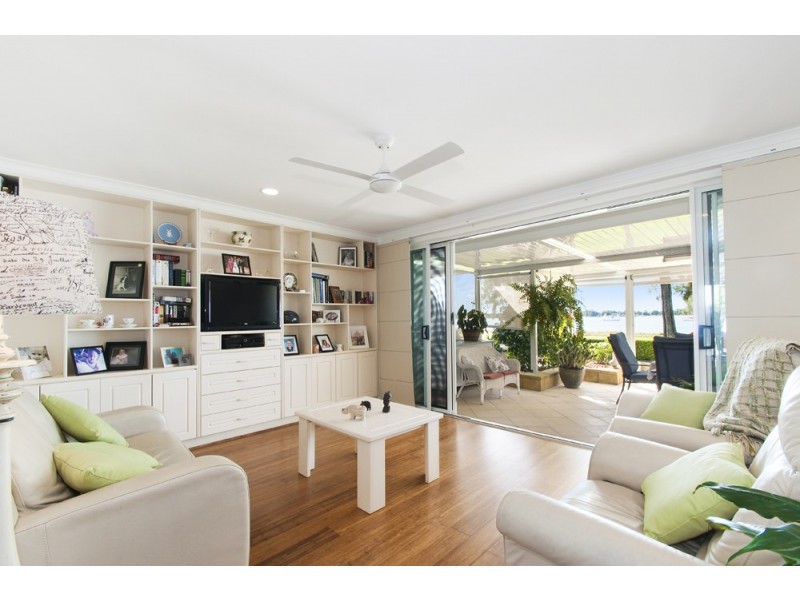 A20/16 Spinnaker Drive, Sandstone Point QLD 4511