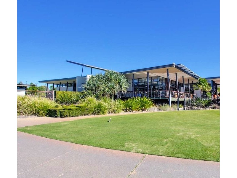 8 Clubrush Court, Banksia Beach QLD 4507