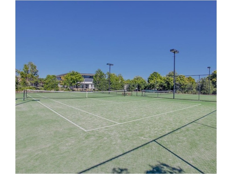 8 Clubrush Court, Banksia Beach QLD 4507