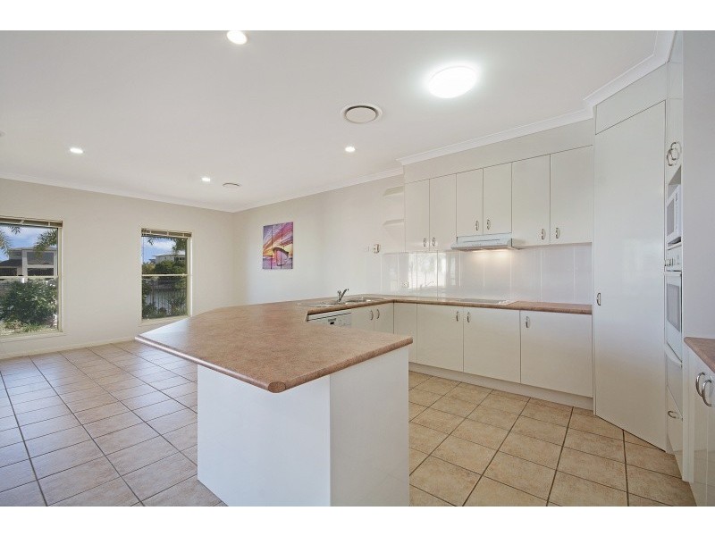 38 Tradewinds Drive, Banksia Beach QLD 4507