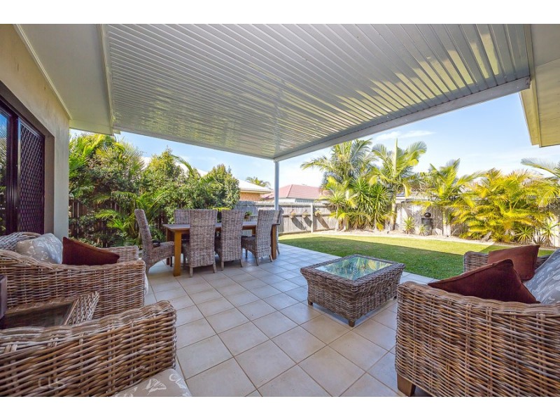211 Bestmann Road, Sandstone Point QLD 4511