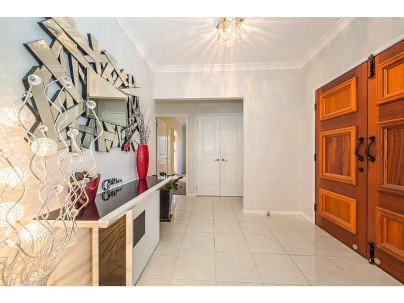 211 Bestmann Road, Sandstone Point QLD 4511