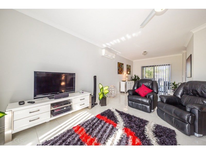 211 Bestmann Road, Sandstone Point QLD 4511