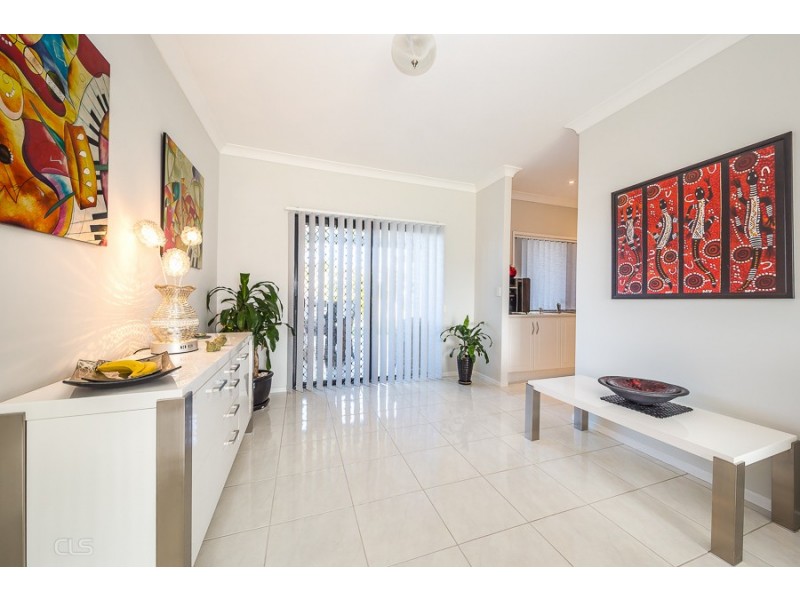 211 Bestmann Road, Sandstone Point QLD 4511