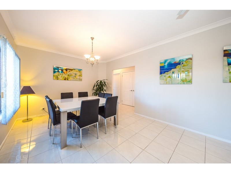 211 Bestmann Road, Sandstone Point QLD 4511