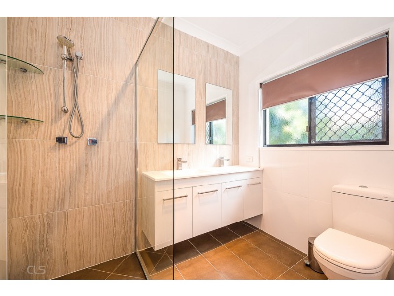 211 Bestmann Road, Sandstone Point QLD 4511