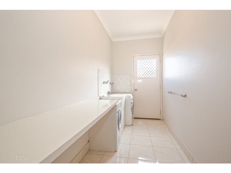 211 Bestmann Road, Sandstone Point QLD 4511