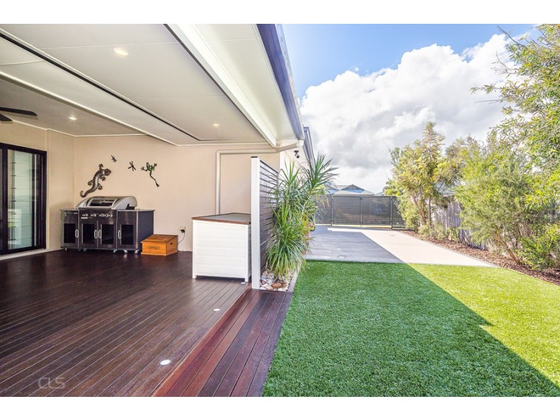 23 Raptor Parade, Banksia Beach QLD 4507