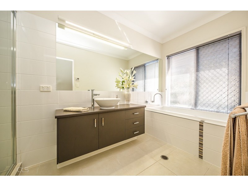 23 Raptor Parade, Banksia Beach QLD 4507