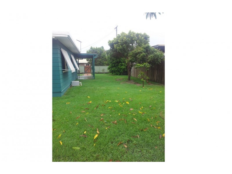 22 Gillian Street, Beachmere QLD 4510