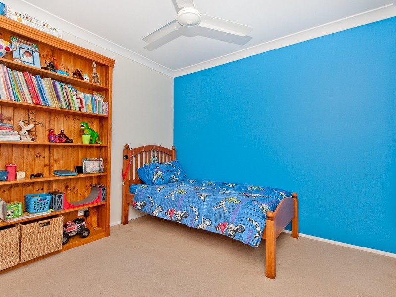 7 Amity Court, Sandstone Point QLD 4511