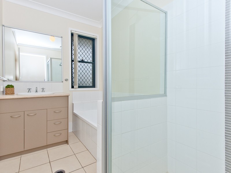 7 Amity Court, Sandstone Point QLD 4511