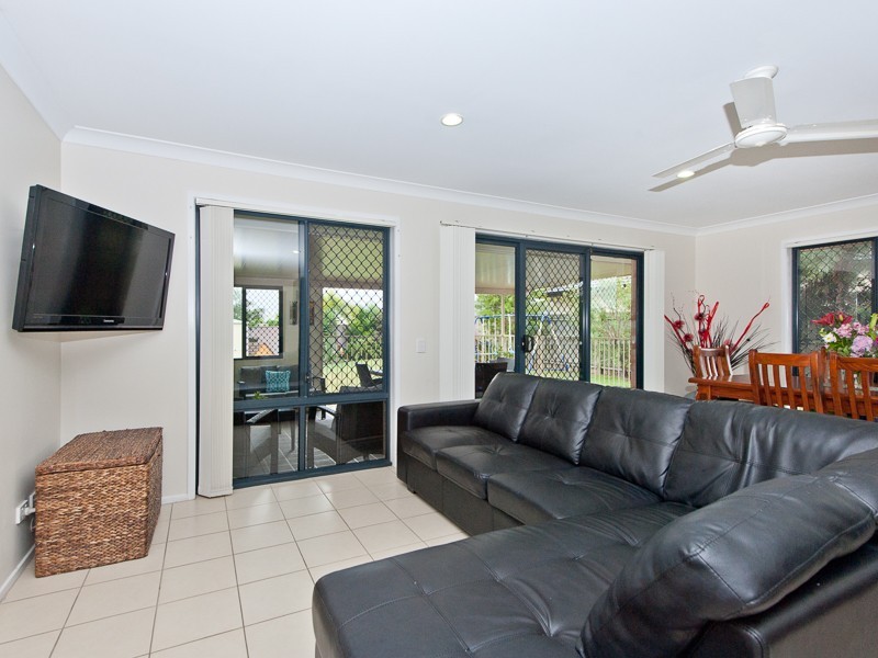 7 Amity Court, Sandstone Point QLD 4511