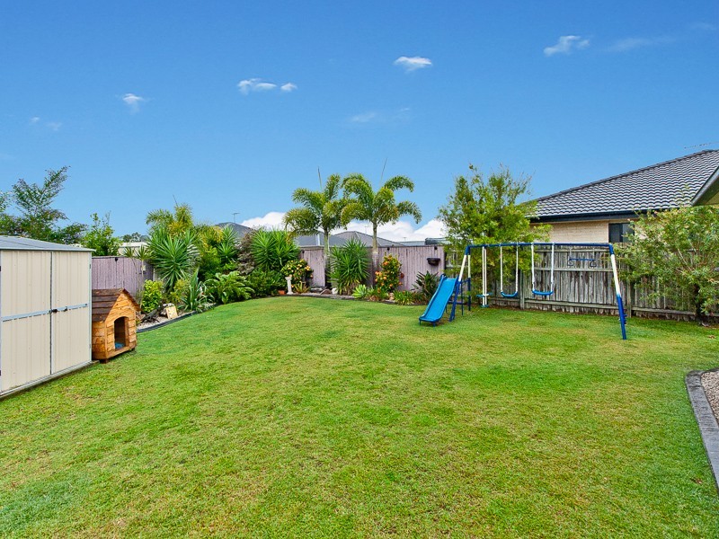 7 Amity Court, Sandstone Point QLD 4511