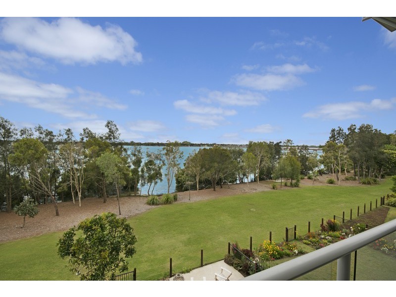 Unit 16 Spinnaker Blue, Sandstone Point QLD 4511