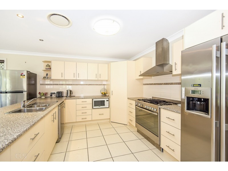 34 Hirst Court, Ningi QLD 4511