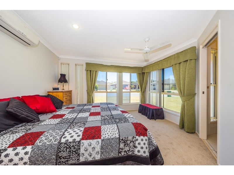 263 Bestmann Road, Sandstone Point QLD 4511