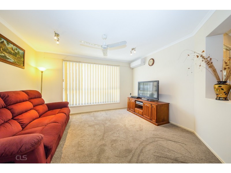 8 Rushcutters Court, Sandstone Point QLD 4511
