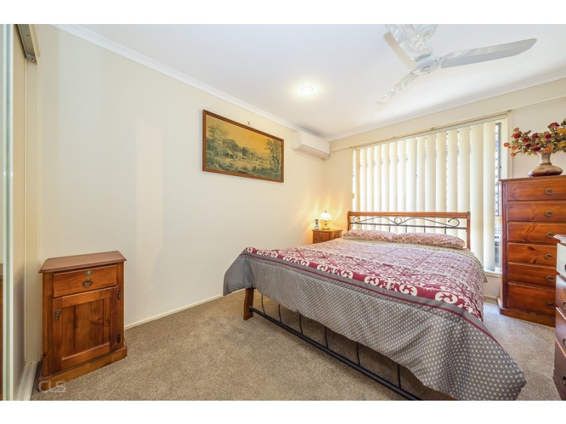 8 Rushcutters Court, Sandstone Point QLD 4511