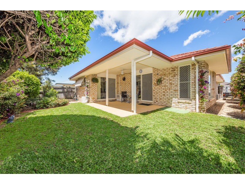 8 Rushcutters Court, Sandstone Point QLD 4511
