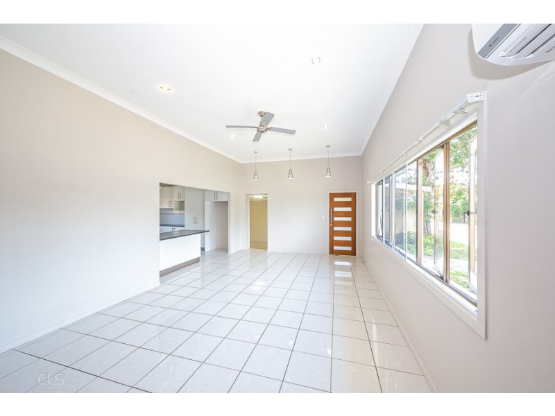 17 Hutchinson Street, Woorim QLD 4507