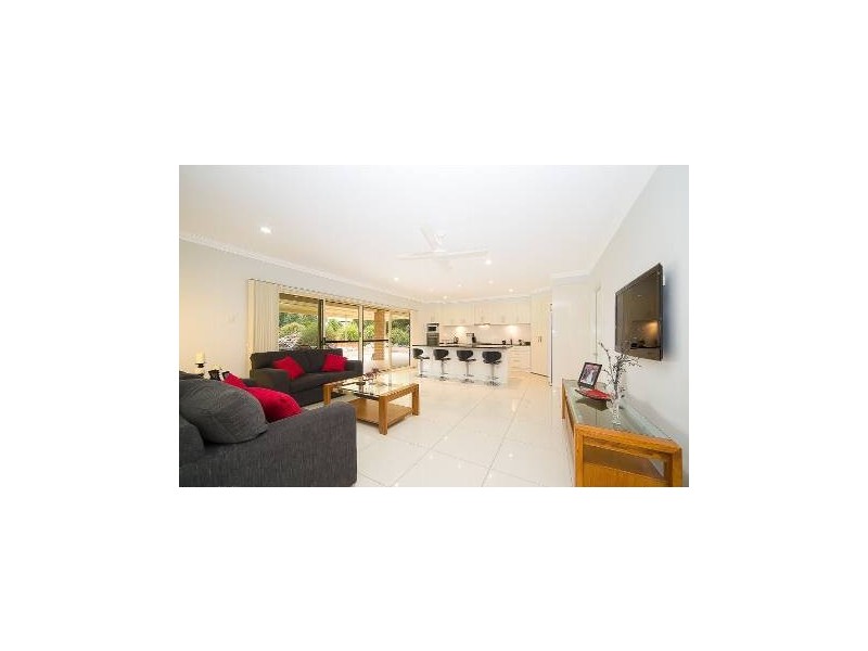 1-5 Barr Place, Ningi QLD 4511